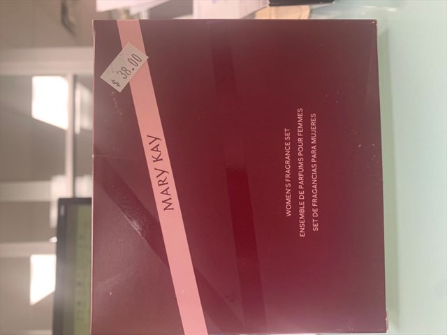 Mary Kay Women's Fragrance Set